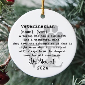 Personalized Veterinarian Ornament, Custom Veterinarian Gift, Veterinary Grad, Veterinarian Thank You Gift, Pet Lover Gift, Christmas Gift