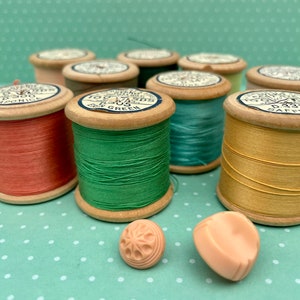 COLOURS 300-399 - Vintage Dewhursts Sylko 40wt - Wooden 100yd Reels