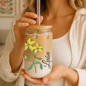 Personalized Birth Flower Glass Cup  –  Iced Coffee Can Glass with Lid and Straw – Custom Gift for Mom, Bridesmaid, or Birthday