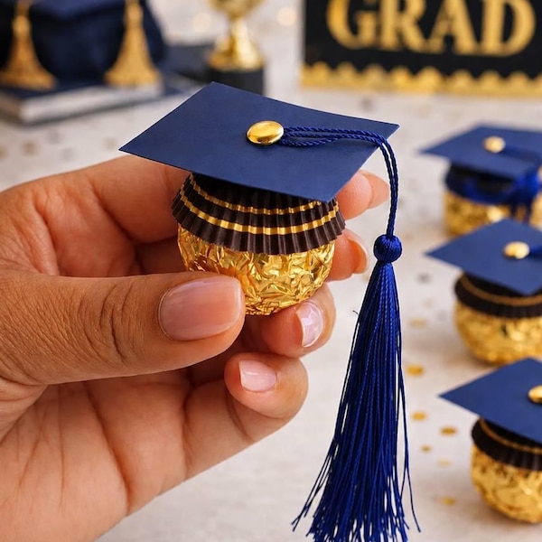 Graduation Cap Favor Toppers, Cardstock Mini Hats with Tassels, Class of 2026 Party Favors