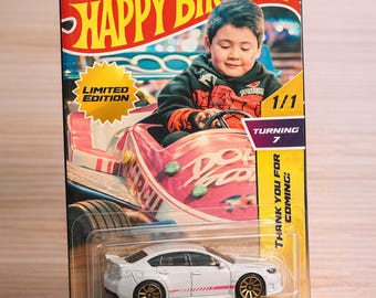 Recuerdo de fiesta de cumpleaños personalizado de Hot Wheels, tarjeta de coche personalizada - Regalo para niños