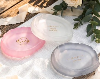 Personalized Wavy Glass Jewelry Dish, Engraved Ring Dish, Custom Trinket Tray, Bridesmaid Gift, Birthday Gift for Her, Wedding Keepsake