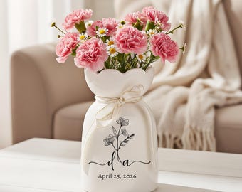 Personalized Initial Date Vase, Wedding Anniversary Gift, Engagement Gift, Wedding Gifts for Couple, Bridal Shower Gift, Housewarming Gift
