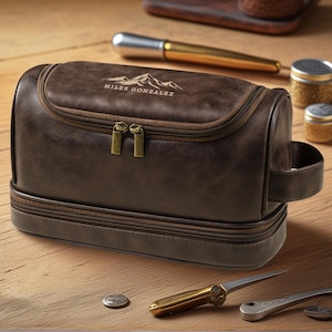 Gepersonaliseerde leren hangende toilettas voor mannen, reisorganisator met monogram logo voor mannen, Dopp-kit met vakken, cadeau voor hem