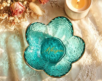 Custom Engraved Flower Glass Ring Dish, Personalized Name Trinket Bowl, Petal Jewelry Tray, Bridesmaid Gift,Vanity Decor,Wedding Party Favor