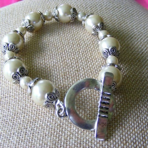 Cultured Pearl and Tibetan Silver End Caps Hammered Toggle Clasp Bracelet image 1