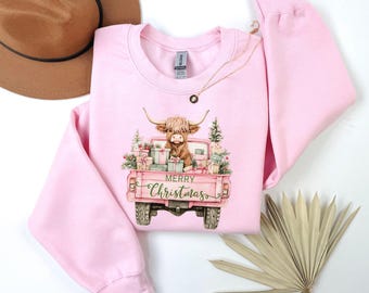 Christmas Cow Sweatshirt, Cow Lights Sweater, Cow Women Sweatshirt, Cow Lover Shirt, Christmas Sweatshirt, Highland Cow Crewneck, Farm Xmas