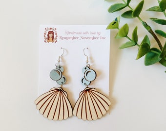 Seashell Dangle Earrings, summer earrings, birch wood, hand painted