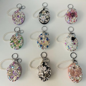 Round Bling Mirror Keychain|Crystal Compact Mirror with Pearl Chain|Purse Charm|Key Holder|Travel Makeup Mirror|Gift for Her|Bridesmaid Gift
