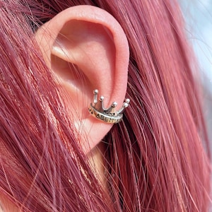 Krone Ohrmanschette, Gothic Ohrmanschette, Gothic Schmuck, Gothik Ohrringe, Kronenohrring Ohrmanschette, Manschettenohrring, Herrenohrmanschette, künstliche Knorpel