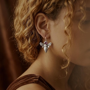 Vintage Bienenohrringe | Zarte Cottagecore Schmuck | Natur inspiriert Alltagskleidung | Geschenk für Naturliebhaber