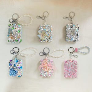 Llavero con espejo cuadrado brillante, espejo compacto con cadena de perlas, dije para bolso, llavero, espejo de maquillaje de viaje, regalo para ella.