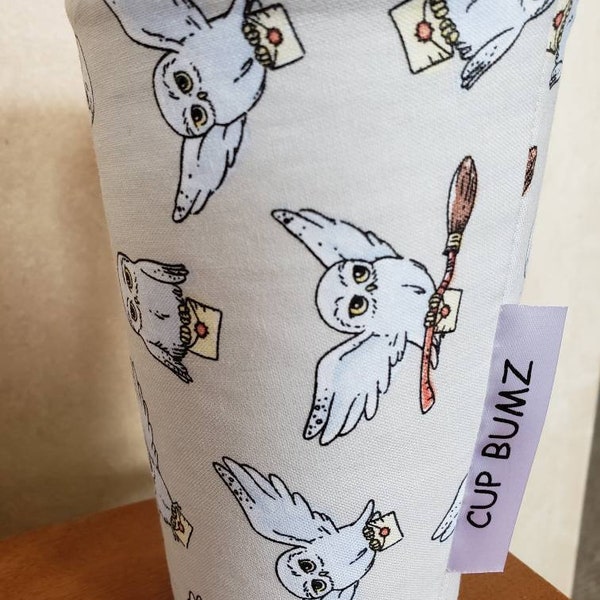 CUP BUMZ 32oz Wizard Owl Licensed Fabric Large Iced Coffee Cup Insulator/Hug/ Sleeve Fits Dunkin Donuts/ Starbucks/ McDonald's