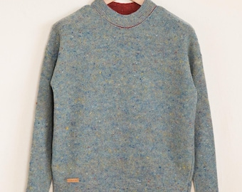 Handcrafted Scottish merino wool tweed sweater, regular fit, classic stockinette stitch