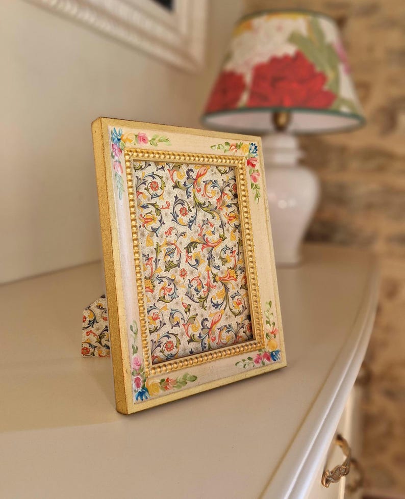 Girl Frame Handcrafted Wooden Photo Frame With Hand-painted Flowers, Table Photo ...