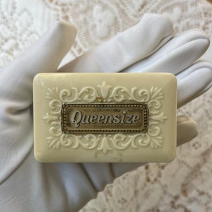Vintage Queensize Rectangular Creamy Celluloid Ring Box / Engagement Ring / Jeweler&#39;s Presentation Box, Wedding Ring Set Box, Purple Velour