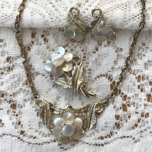 Vintage Demi Parure Faux Mother of Pearl Disk Flowers Brooch, Necklace / Choker, and Screw Back Earrings Set, Flowers, Gold Tone Leaves