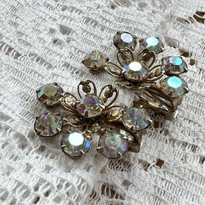 Pretty Vintage Aurora Borealis Rhinestone Flower Clip-On Earrings image 3