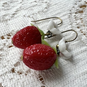 Handmade Dangling Pierced Earrings, Vintage Resin Strawberry Shaped Beads / Plastic Leaves, Vintage Glass White Flower Blossom Beads, Fruit image 4