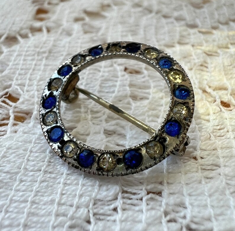 Vintage Estate Small Sterling Silver Circle Brooch / Pin, Blue and Clear Rhinestones, Vintage Bride / Bridal, Little Accent Pin / Brooch Bild 3