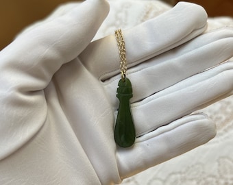 Estate Vintage Modern / Minimalist Green Likely Nephrite Jade Pendant Necklace