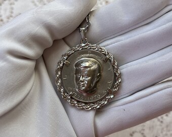 Vintage Estate JF Kennedy Bicentennial 1776 - 1976 Half Dollar Coin Pendant, Punched / Pop Out, Repousse, 2-D Raised Relief Head / Bust