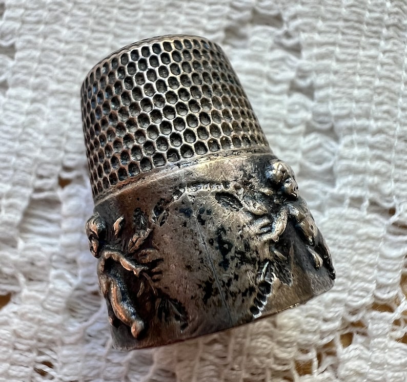 Vintage / Antique Simons Brothers Size 9 Sterling Silver Cherub / Cupids / Angels Flowers Thimble, Floral Garland, Nov 21, 1905, Collectible image 6