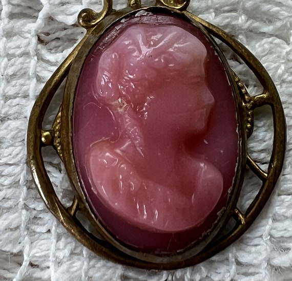 Vintage / Antique Estate Pink Glass Cameo Pendant / N… Gem
