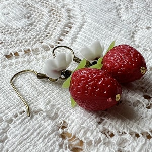 Handmade Dangling Pierced Earrings, Vintage Resin Strawberry Shaped Beads / Plastic Leaves, Vintage Glass White Flower Blossom Beads, Fruit image 3