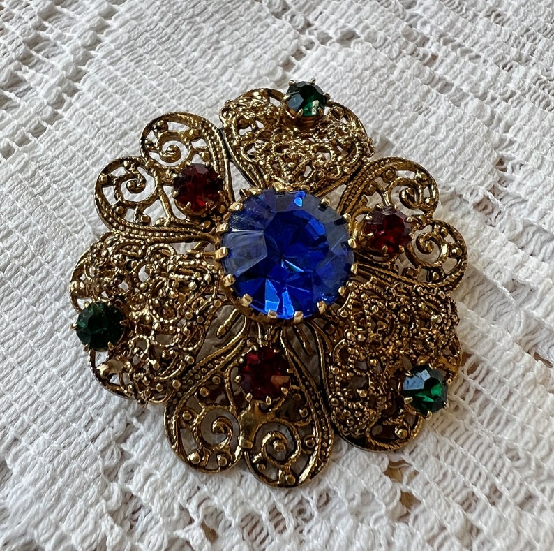 Vintage Jewel Tones Rhinestone Filigreed Brooch, Ruby Red, Emerald Green, Sapphire Blue Rhinestones image 3