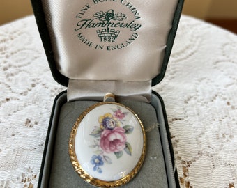 Vintage Estate Hammersley / Anysley Fine Bone China Pink Roses with Blue Flowers Brooch in Original Box