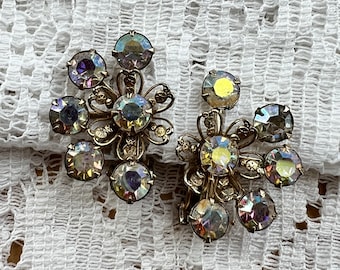 Pretty Vintage Aurora Borealis Rhinestone Flower Clip-On Earrings
