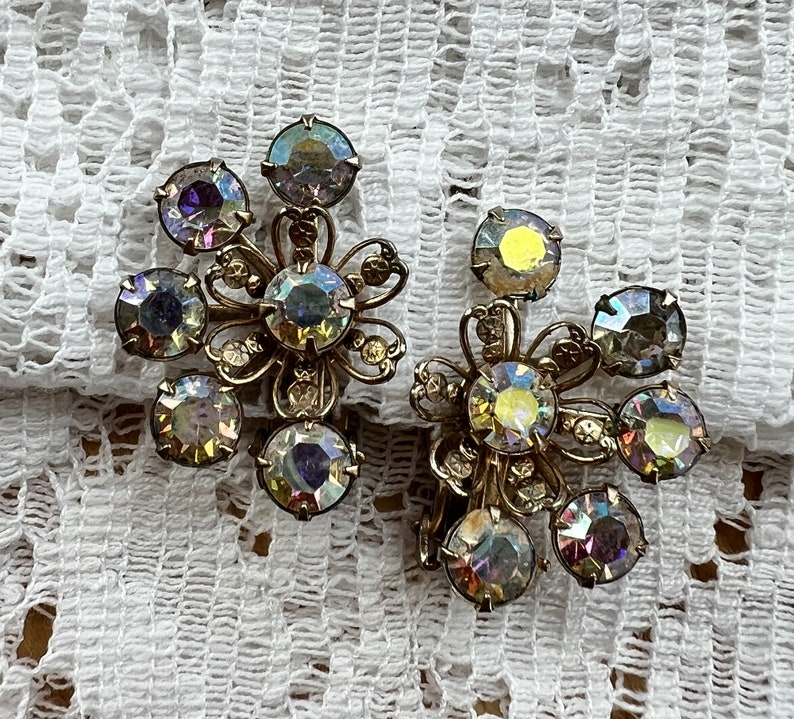 Pretty Vintage Aurora Borealis Rhinestone Flower Clip-On Earrings image 1