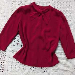 LAST CHANCE -Vintage 1950s 1940s Deep Red Blouse Rayon Bow