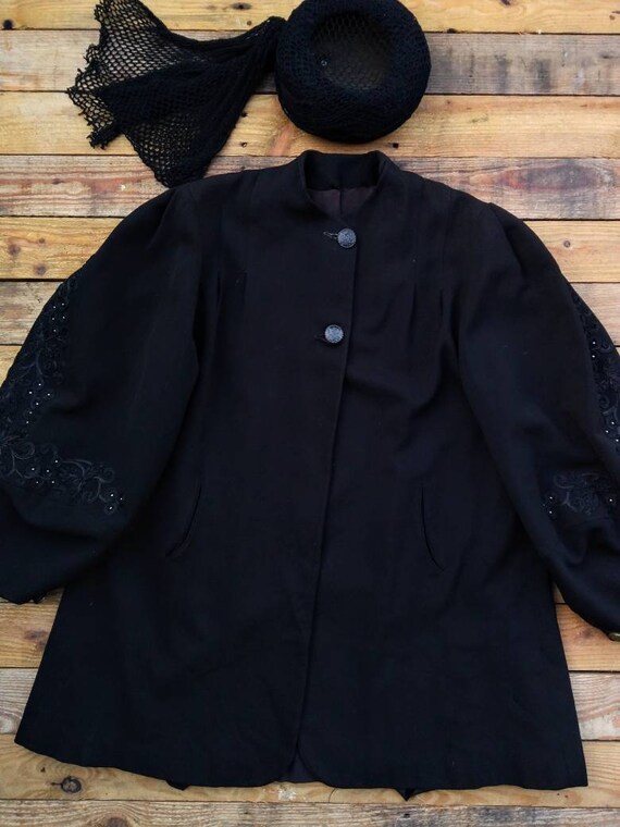 1940s Rich Black Crêpe Lightweight Cocktail Coat J