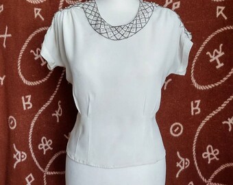 Vintage 1940s Rayon White Blouse Top with Silver and Pearls Fishnet Criss cross Pattern embroideries Short Sleeve XS/S
