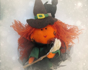 Carmina, the little Witch and Black Cat Figurine - Cute felt Halloween ornament miniature - cute gift for decoration or cake topper
