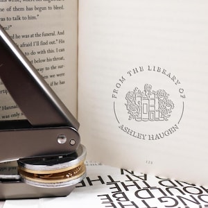 Personalized Book Embosser – Custom Library Stamp for Book Lovers, Unique Gift for Readers, Teachers & Home Libraries