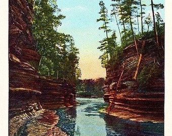 Vintage Wisconsin Postcard - Channel at Steamboat Rock, Dells of the Wisconsin River (Unused)