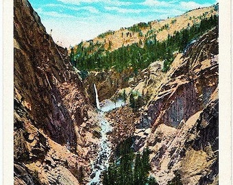 Vintage California Postcard - Illilouette Falls and Canyon, Yosemite National Park (Unused)