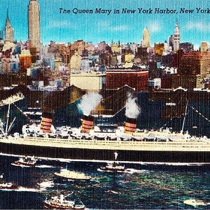 Carte postale vintage de New York - Le Queen Mary dans le port de New York (inutilisé)