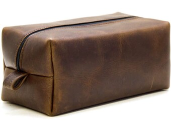 Neceser de cuero personalizado para hombre: regalo para padrinos de boda