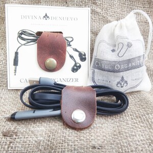 Organizador de cables, juego de regalo para hombre, soporte de cordón de cuero, venteador de auriculares, orden de cable, regalos para chicos, regalos tecnológicos, corbatas de soporte de cable - EN STOCK imagen 5