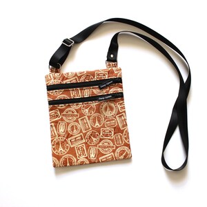Paris Stoff Kleine Crossbody Tasche für Frauen, Teen und Tween Mädchen, vegane Reisetasche Reisepass Halter, Cross Body Geldbörse Handytasche, Flughafen tasche