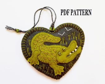 PDF Pattern - Grinning Gator Ornament