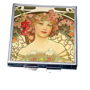 PBS004 - Boîte à pilules carrée Art nouveau - éditeur d'impression à champagne par Alphonse Mucha.
