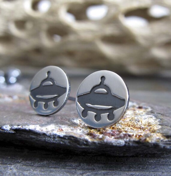 UFO宇宙船スタッドピアスハンドメイドスターリングシルバー - Etsy 日本