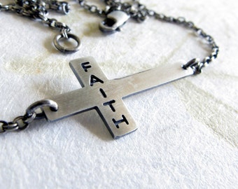 Seitlich kreuz christliche Glauben Halskette im antiken Sterlingsilber.