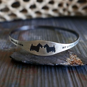 Pulseira de prata esterlina gravada personalizada para cães, escolha raça de cachorro e nomes ou texto gravados