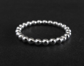 Anillo sencillo de plata de ley con cuentas de 2,5 mm